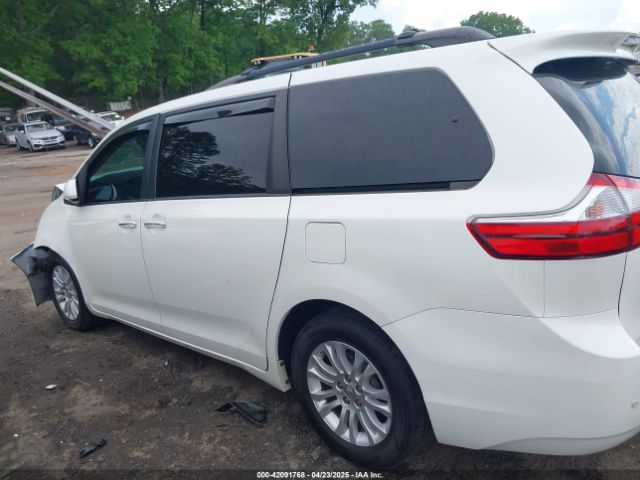 5TDYZ3DC4HS847398 Toyota Sienna Xle 8 Passenger