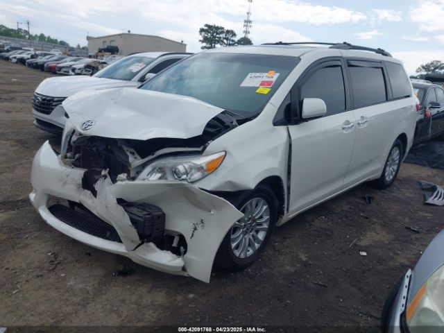 5TDYZ3DC4HS847398 Toyota Sienna Xle 8 Passenger