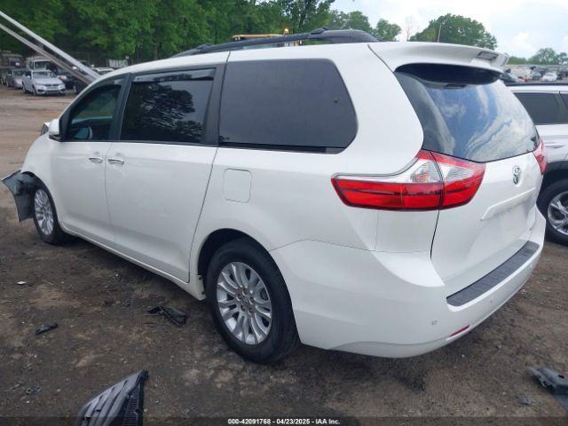 5TDYZ3DC4HS847398 Toyota Sienna Xle 8 Passenger