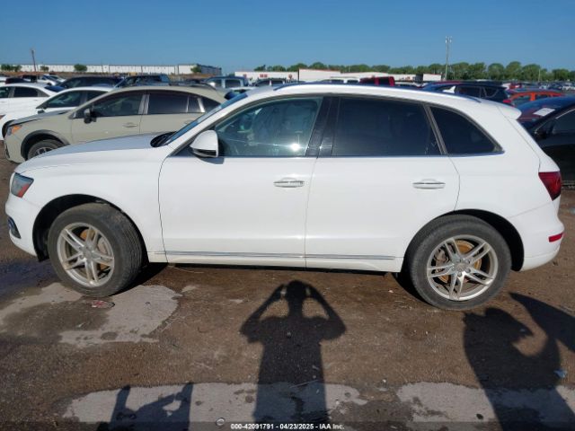 WA1C2AFP0HA021058 Audi Q5 2.0t Premium