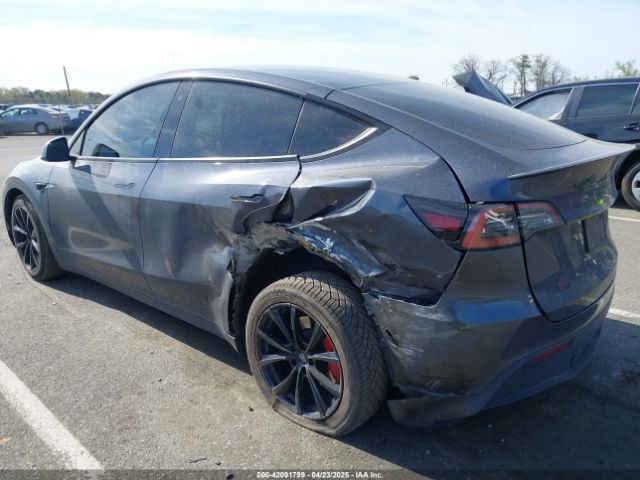 7SAYGDEF3NF374519 Tesla Model Y Performance Dual Motor All-wheel Drive
