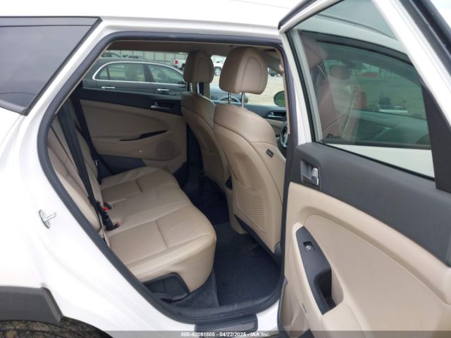 KM8J33A28HU346908 Hyundai Tucson Limited