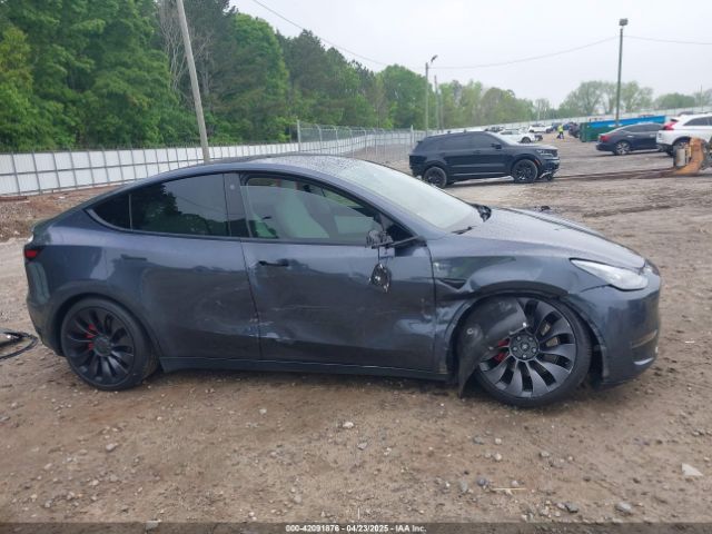 7SAYGDEF9NF377005 Tesla Model Y Performance Dual Motor All-wheel Drive
