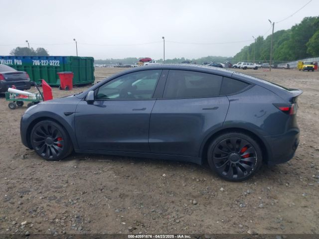 7SAYGDEF9NF377005 Tesla Model Y Performance Dual Motor All-wheel Drive