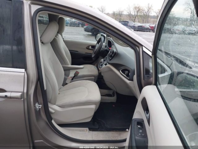 2C4RC1DG5HR536715 Chrysler Pacifica Touring