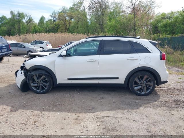 KNDCC3LCXH5054755 KIA NIRO EX