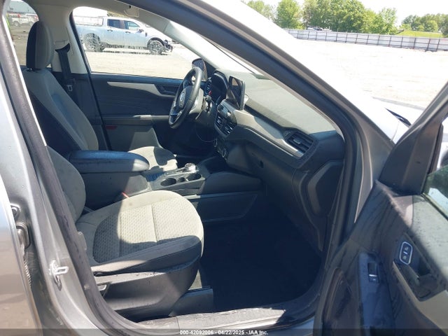 1FMCU0G62NUB87670 Ford ESCAPE SE