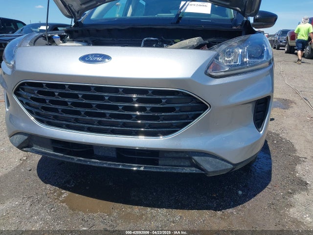 1FMCU0G62NUB87670 Ford ESCAPE SE