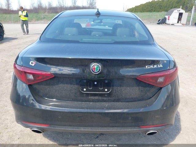 Alfa Romeo Giulia Ti Awd 2021 ZARFANBN6M7648815 Image 17