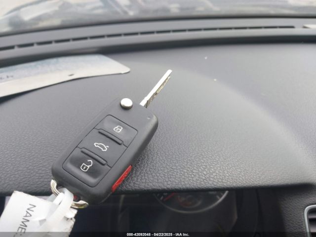 1VWBT7A36FC010179 Volkswagen Passat 1.8t Se