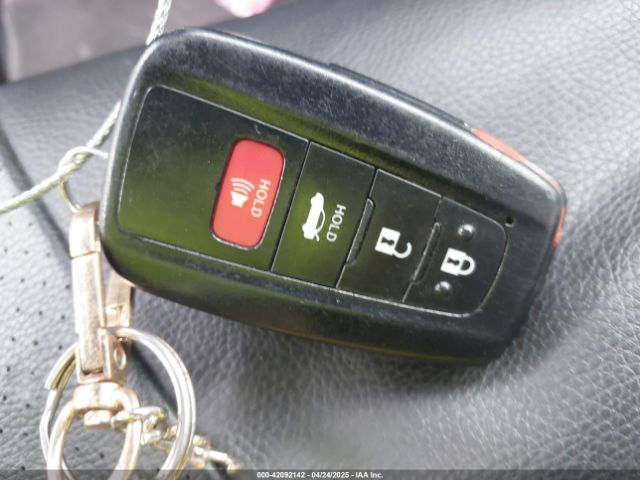 JTDKARFU2G3527633 Toyota Prius Three