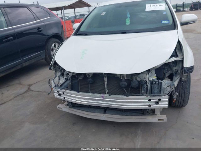 JTDKARFU2G3527633 Toyota Prius Three
