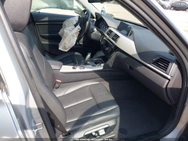 WBA8A3C5XJA494899 BMW 320i Xdrive