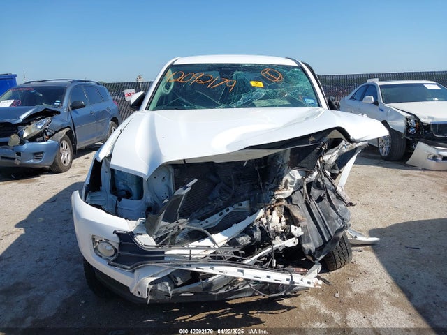 5TFAZ5CN8KX082214 Toyota Tacoma Sr5 V6