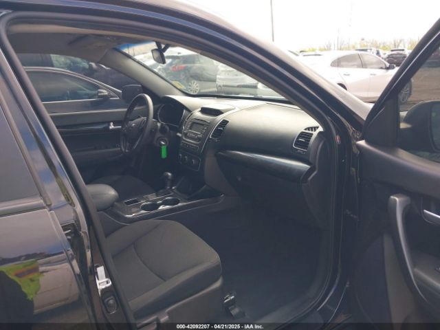 5XYKTCA6XEG466573 KIA SORENTO LX