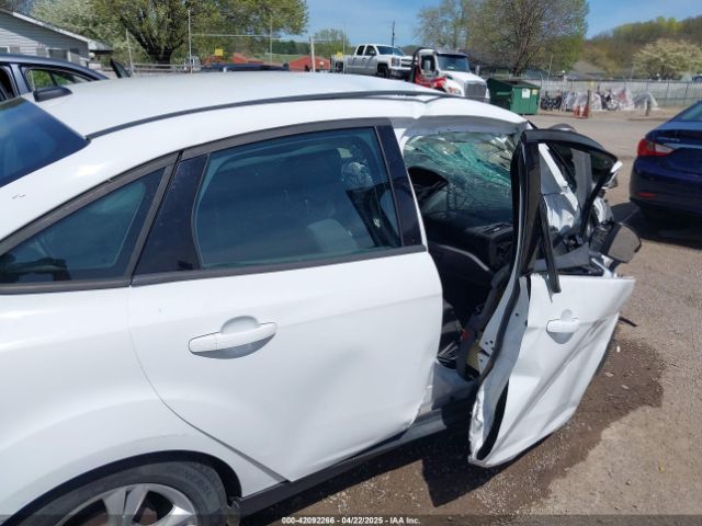 1FADP3F27EL334528 Ford FOCUS SE