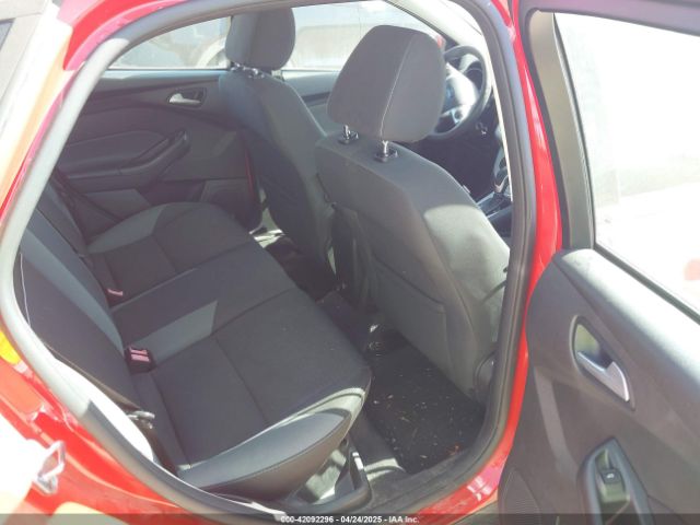 1FADP3K21EL462799 Ford FOCUS SE