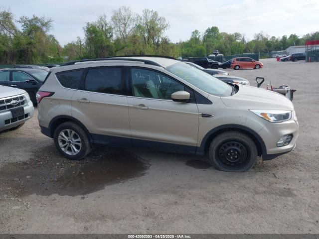 1FMCU9GD1JUB02119 Ford ESCAPE SE