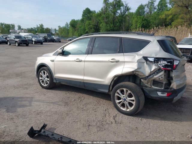 1FMCU9GD1JUB02119 Ford ESCAPE SE