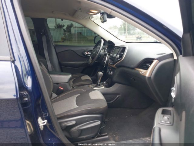 1C4PJMAB0EW317252 Jeep Cherokee Sport