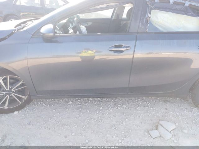 3KPF24AD6NE500692 KIA Forte Lxs