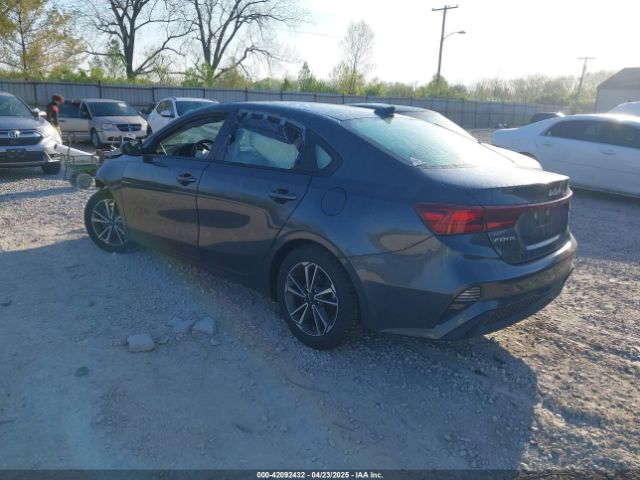 3KPF24AD6NE500692 KIA Forte Lxs