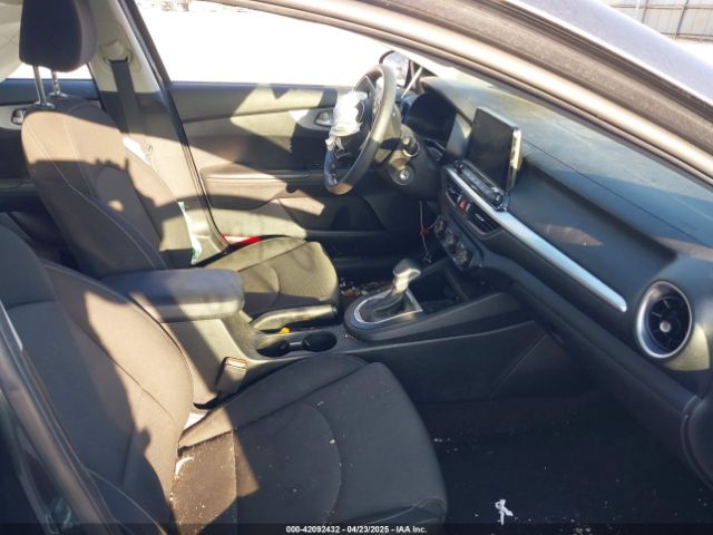 3KPF24AD6NE500692 KIA Forte Lxs