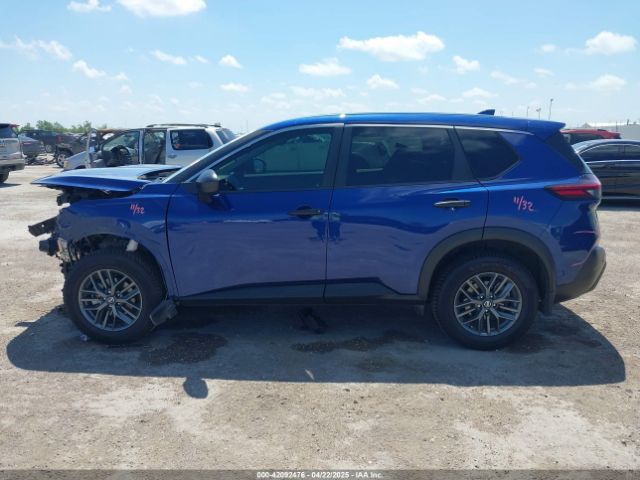 5N1AT3AA9MC683594 Nissan Rogue S Fwd