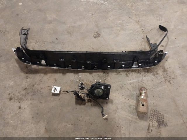 1GCVKREC0JZ283245 Chevrolet Silverado 1500 1lt