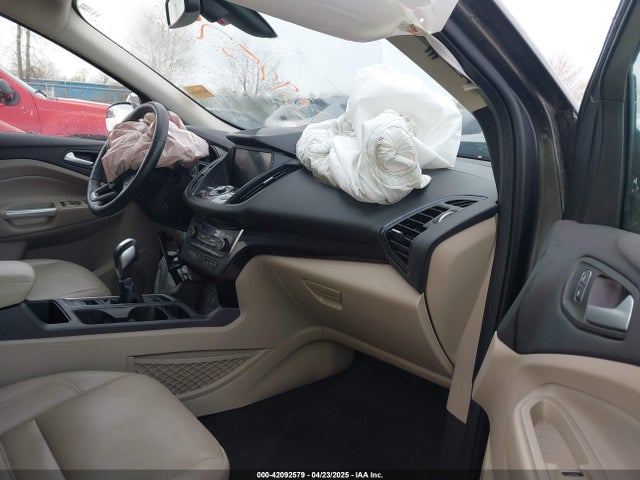 1FMCU9J92KUA60386 Ford Escape Titanium