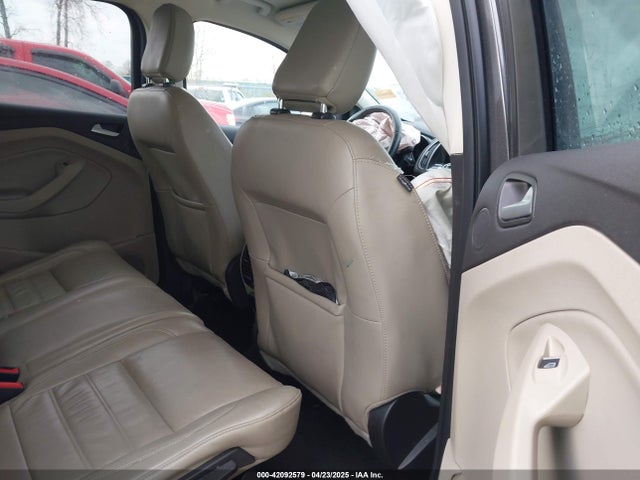 1FMCU9J92KUA60386 Ford Escape Titanium