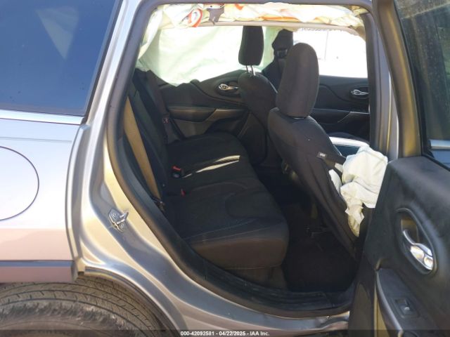 1C4PJLCB3KD175557 Jeep Cherokee Latitude Fwd