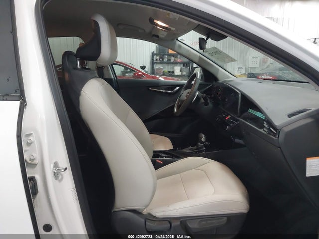 KNDCR3LE0R5121073 KIA NIRO EX