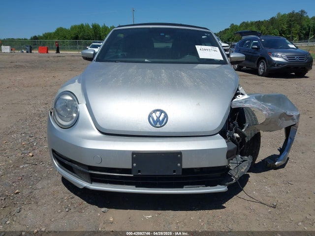 3VW517AT4GM806853 Volkswagen Beetle 1.8t S