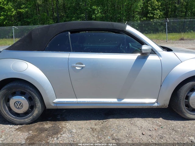 3VW517AT4GM806853 Volkswagen Beetle 1.8t S