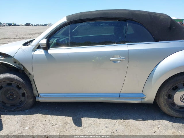 3VW517AT4GM806853 Volkswagen Beetle 1.8t S