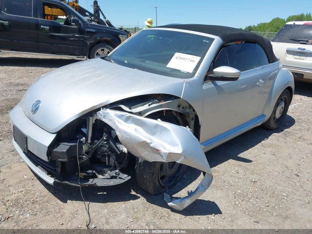 3VW517AT4GM806853 Volkswagen Beetle 1.8t S