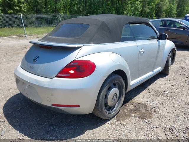 3VW517AT4GM806853 Volkswagen Beetle 1.8t S