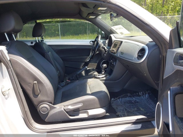 3VW517AT4GM806853 Volkswagen Beetle 1.8t S