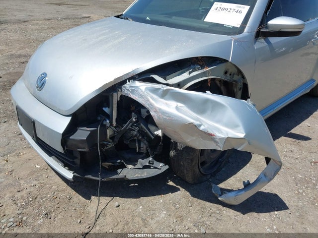 3VW517AT4GM806853 Volkswagen Beetle 1.8t S