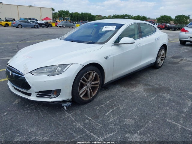 2013 TESLA MODEL S 5YJSA1CN2DFP17316 Photo 1