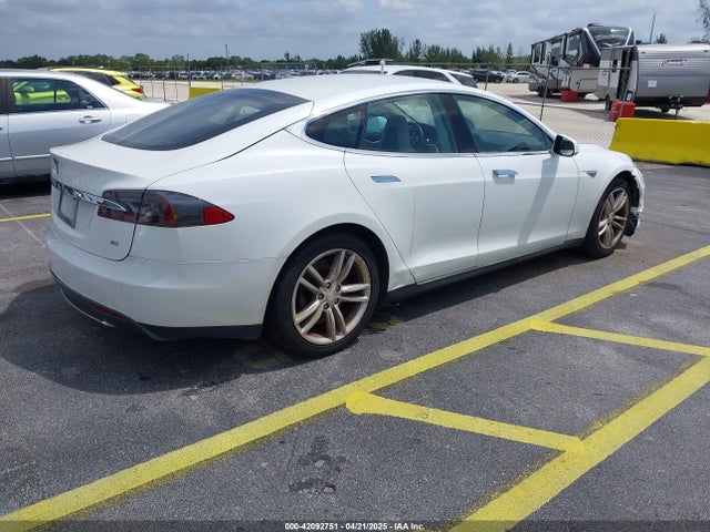 2013 TESLA MODEL S 5YJSA1CN2DFP17316 Photo 3