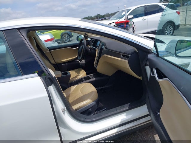 2013 TESLA MODEL S 5YJSA1CN2DFP17316 Photo 4