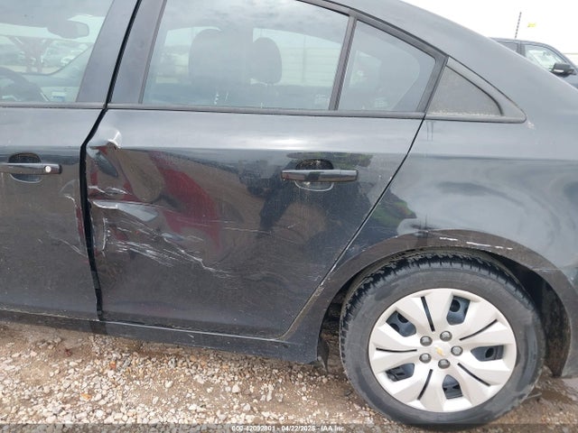 1G1PA5SH6E7249650 Chevrolet Cruze Ls Auto