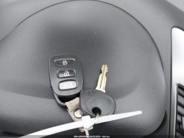 5NPDH4AEXFH554928 Hyundai ELANTRA SE