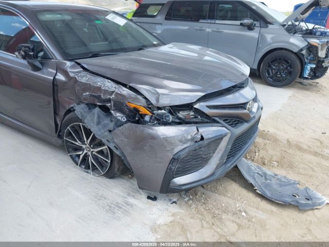 4T1T11AK6NU639527 Toyota CAMRY SE