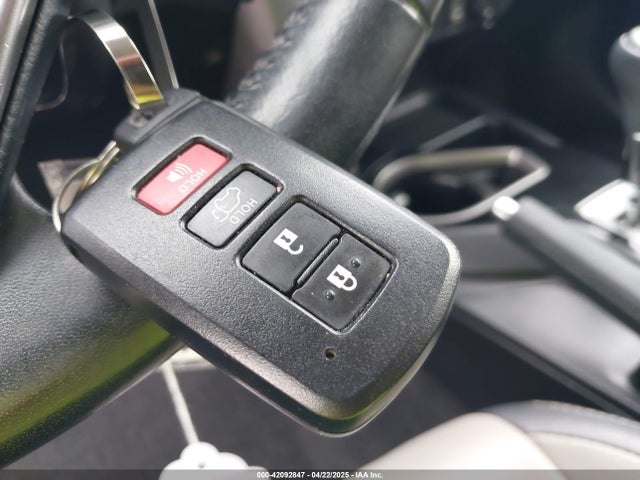 JTMDJREV8HD144858 Toyota Rav4 Hybrid Limited