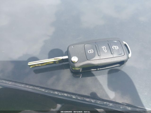 1VWAT7A37GC042880 Volkswagen Passat 1.8t R-line