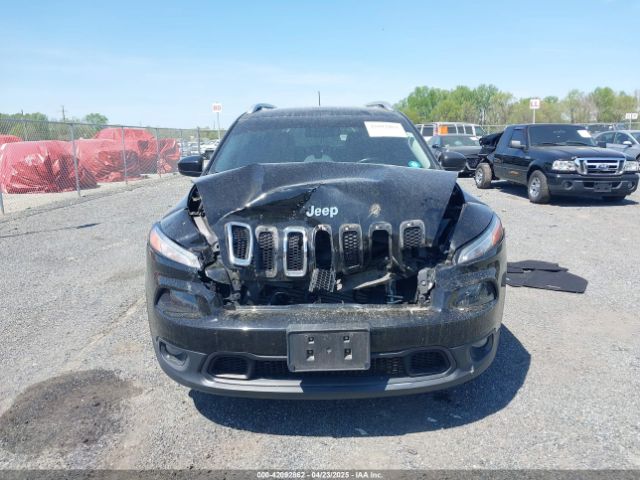 1C4PJLCB1HW596240 Jeep Cherokee Latitude Fwd