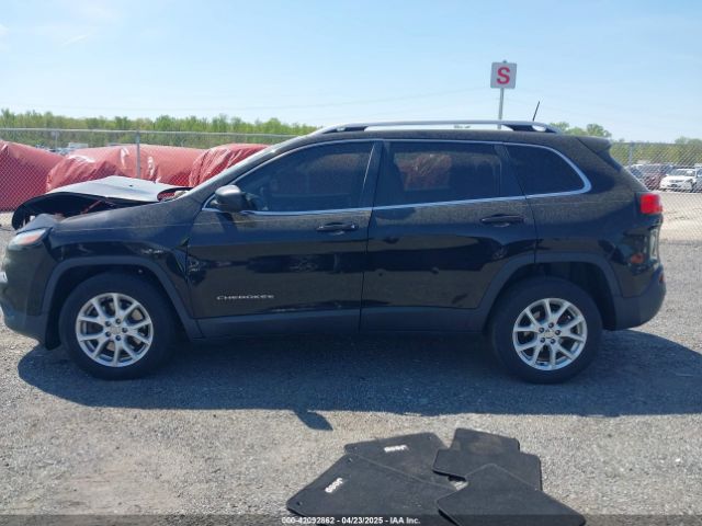 1C4PJLCB1HW596240 Jeep Cherokee Latitude Fwd